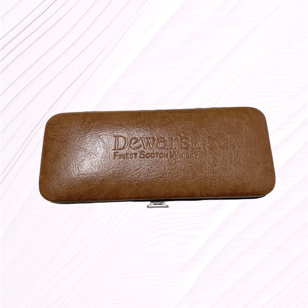 Dewars Scotch Whiskey Collectible Leather Grooming Manicure Kit Complete NEW